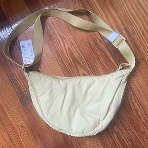 Uniqlo Round mini shoulder bag